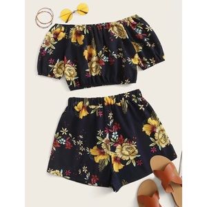 🚨SOLD🚨 OTS Floral Short Set